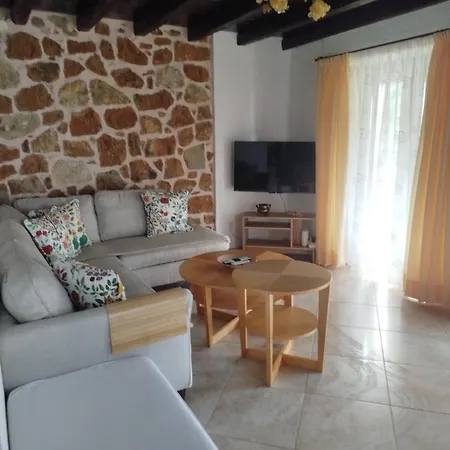 Lithos Komitsa