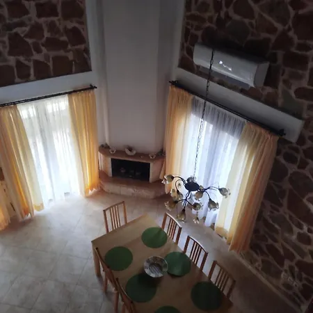 Lithos Komitsa Villa *