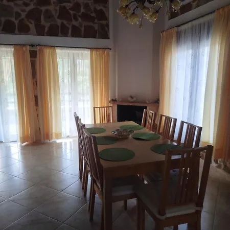 Lithos Komitsa